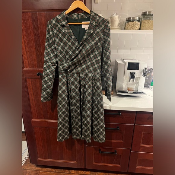 Gal meets glam Parker - Picture 7 of 14